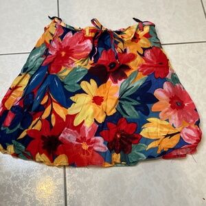 Girls multicolor beautiful skirt.